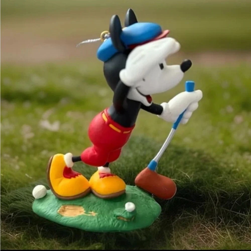 MICKEY'S LONG SHOT Christmas Ornament 1997 HALLMARK KEEPSAKE Mickey Mouse Golfer